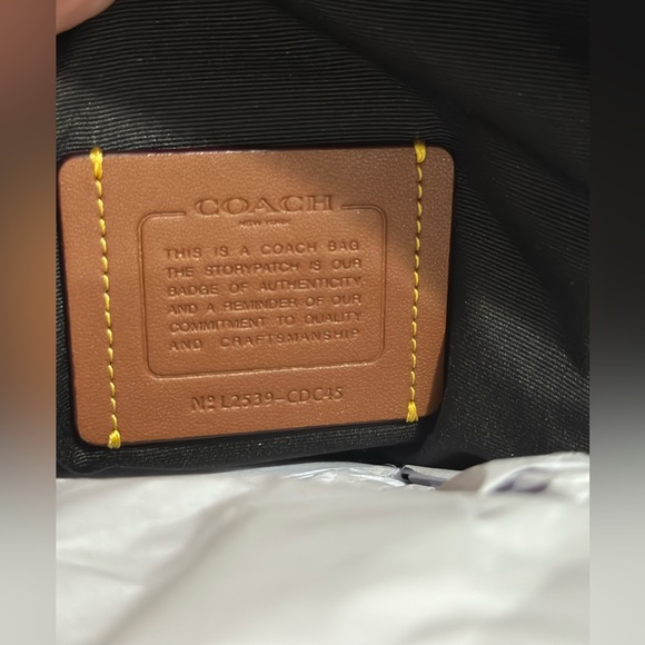 Coach Racer Sling Pack In Signature Leather - Picture 6 of 9